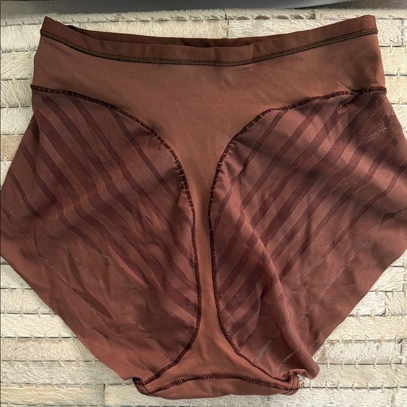 Brown High-Waisted Shapewear - Picture 2 of 4